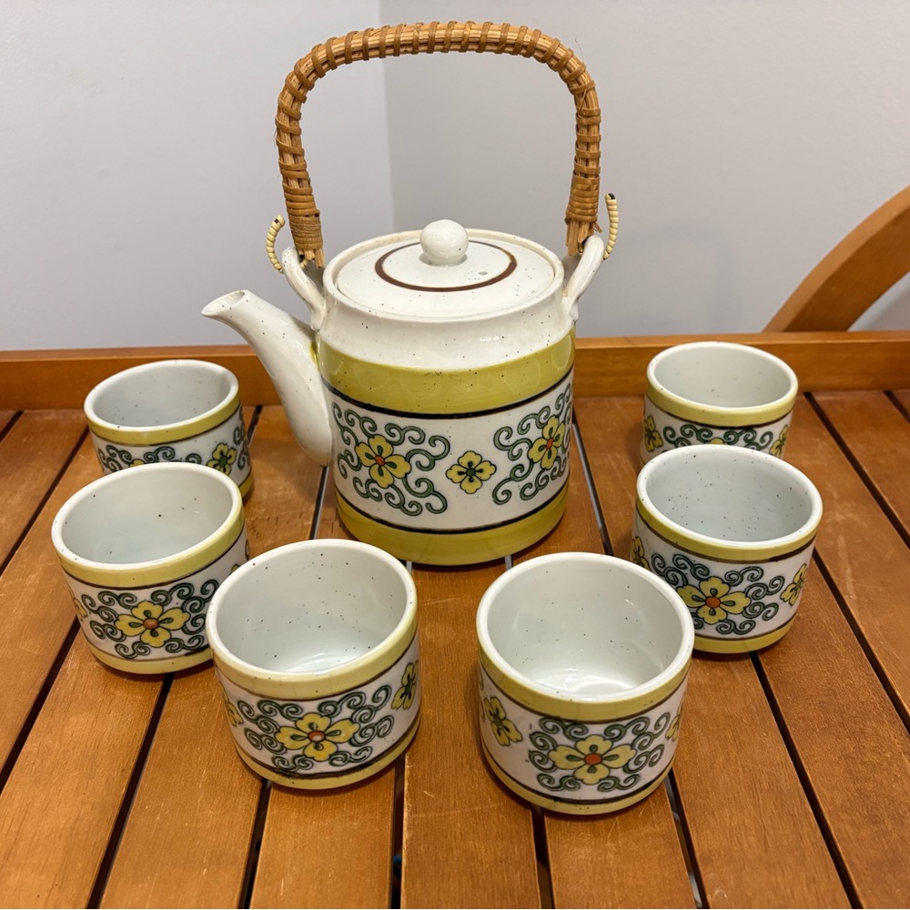 Otagiri Stoneware Teapot Set Floral Design Glazed Finish Rattan Handle - Picture 2 of 2